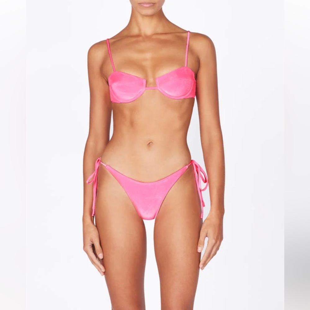 NWOT TRIANGL MALA BIKINI TOP IN MOMO PINK